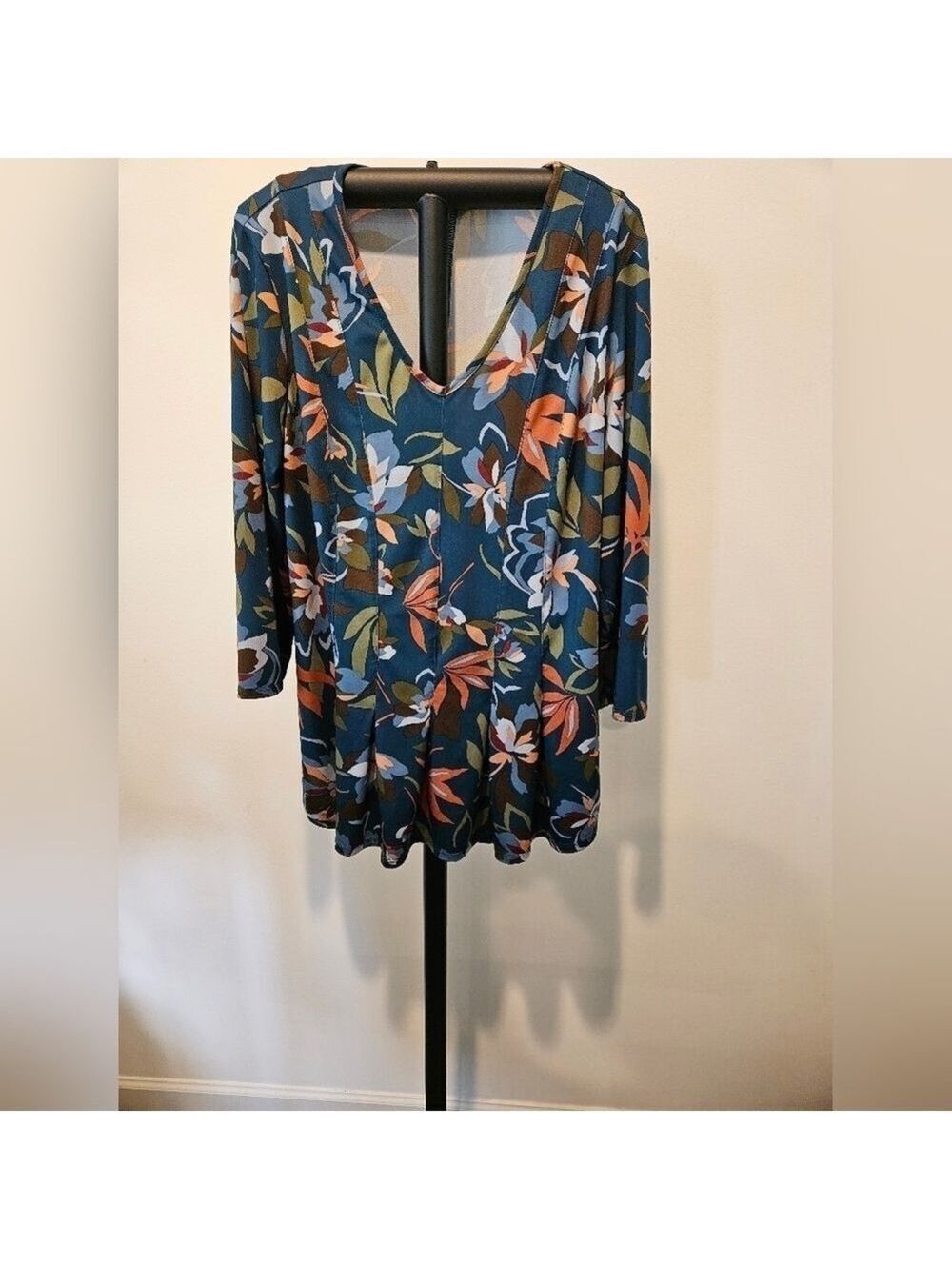 SAMI & JO MULTICOLOR FLORAL HI-LOW V-NECK TUNIC TOP SIZE LARGE